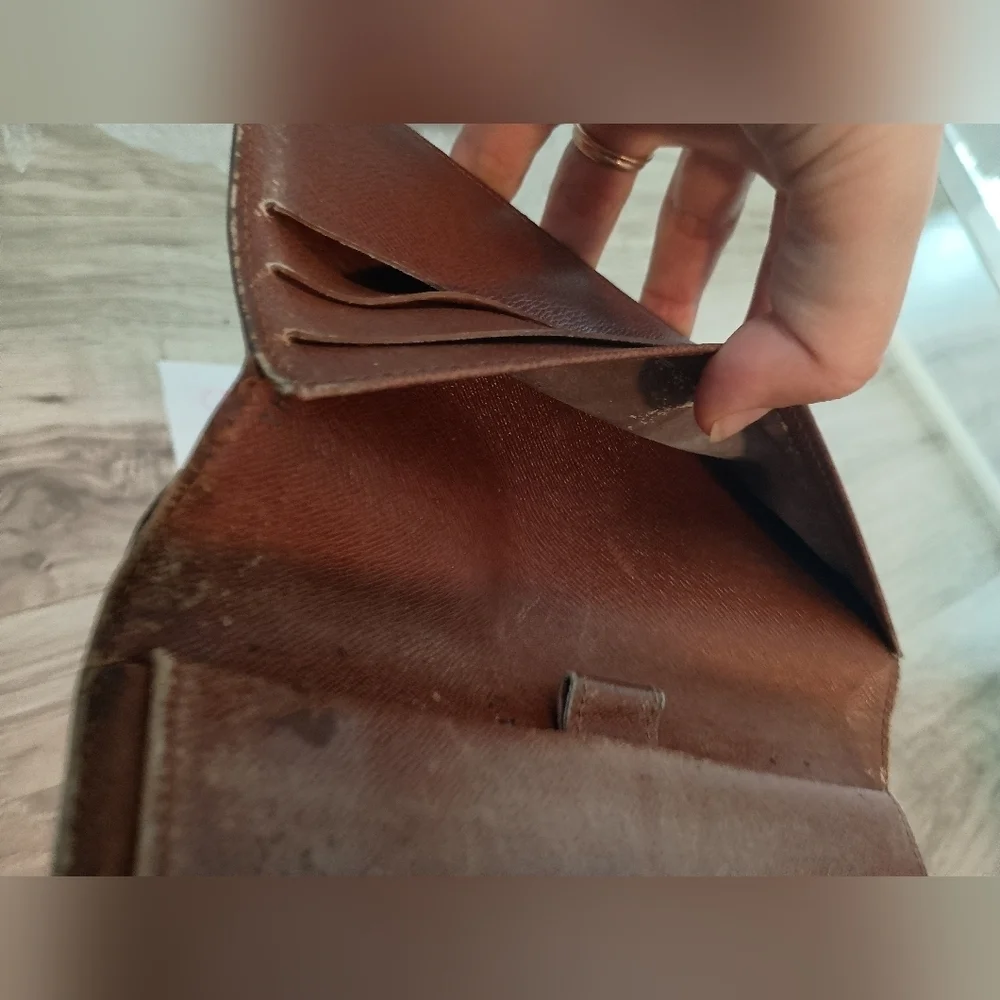 LOUIS VUITTON Porte Tresor International Wallet